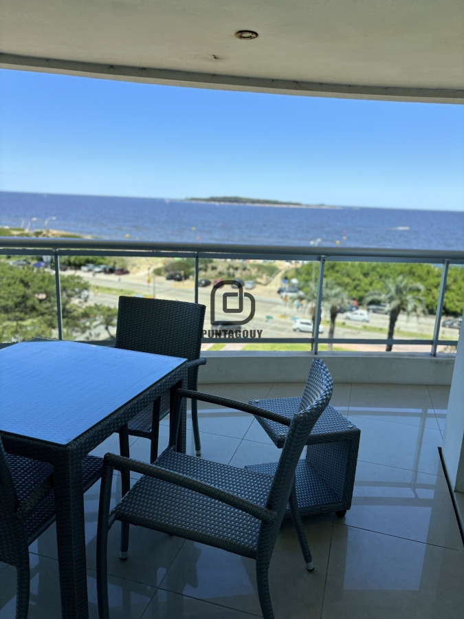 Apartamento ID.1749 - Alquiler 3 dormitorios más dependencia de servicio 