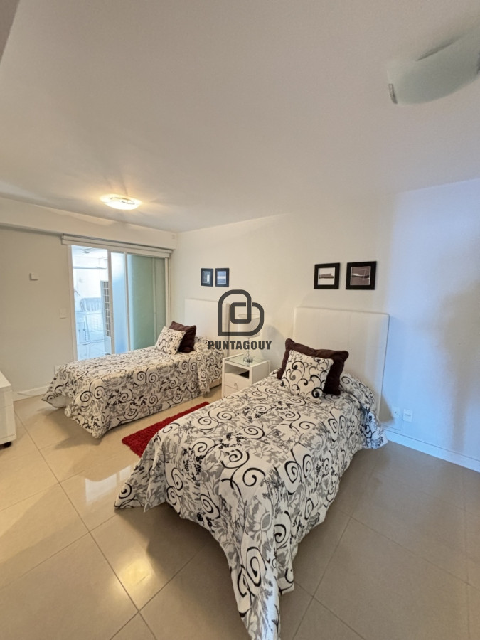 Apartamento ID.1749 - Alquiler 3 dormitorios más dependencia de servicio 
