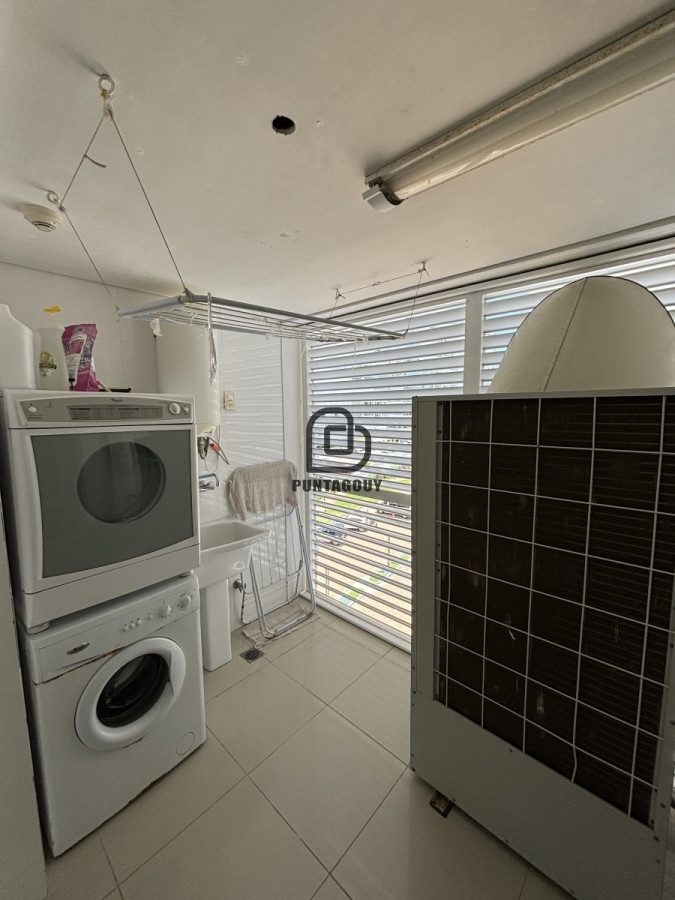 Apartamento ID.1749 - Alquiler 3 dormitorios más dependencia de servicio 