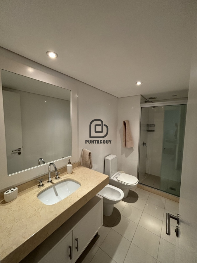Apartamento ID.1749 - Alquiler 3 dormitorios más dependencia de servicio 