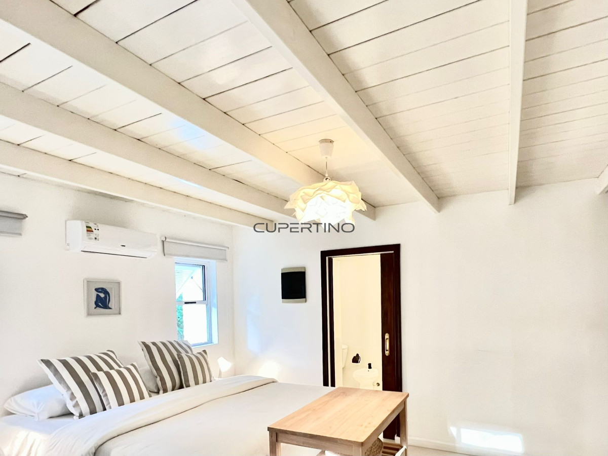 Casa ID.3735 - En venta y alquiler anual hermosa casa en Punta ballena de 4 dormitorios 