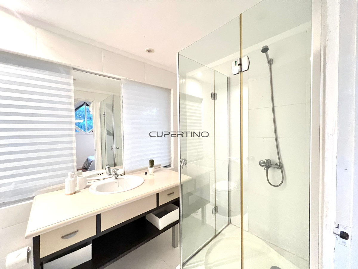 Casa ID.3735 - En venta y alquiler anual hermosa casa en Punta ballena de 4 dormitorios 