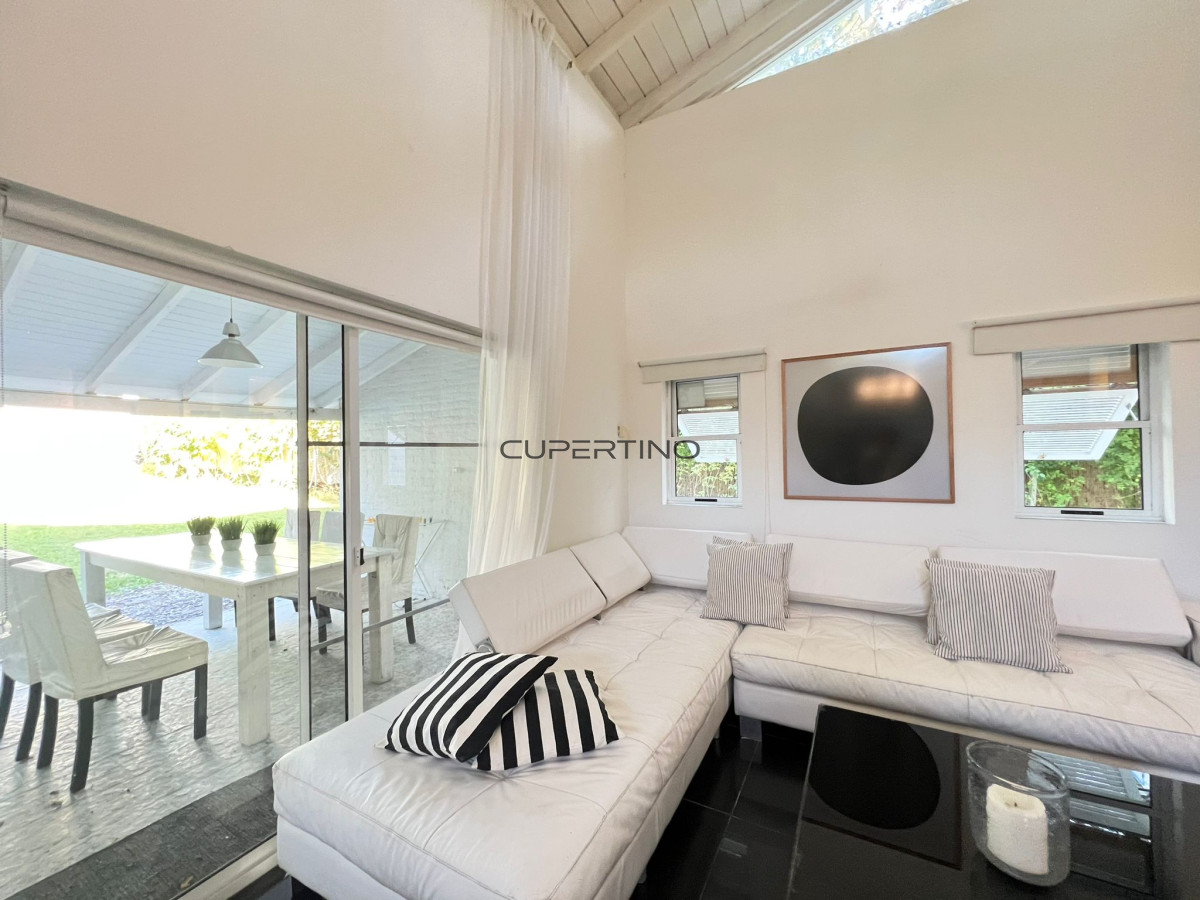 Casa ID.3735 - En venta y alquiler anual hermosa casa en Punta ballena de 4 dormitorios 