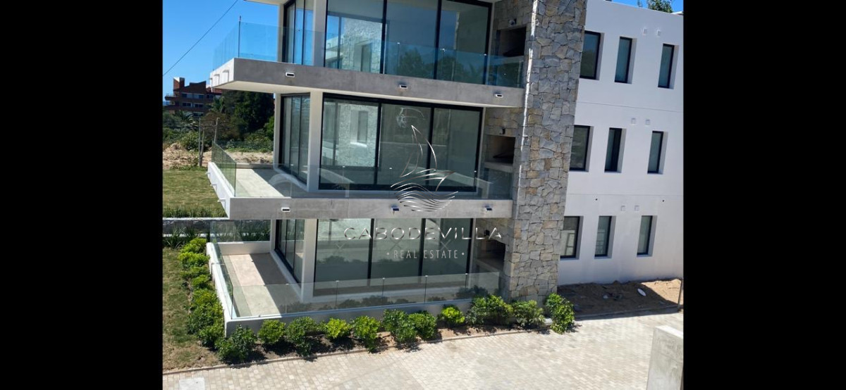 Apartamento ID.530 - En venta y alquiler anual departamento en Punta del Este 