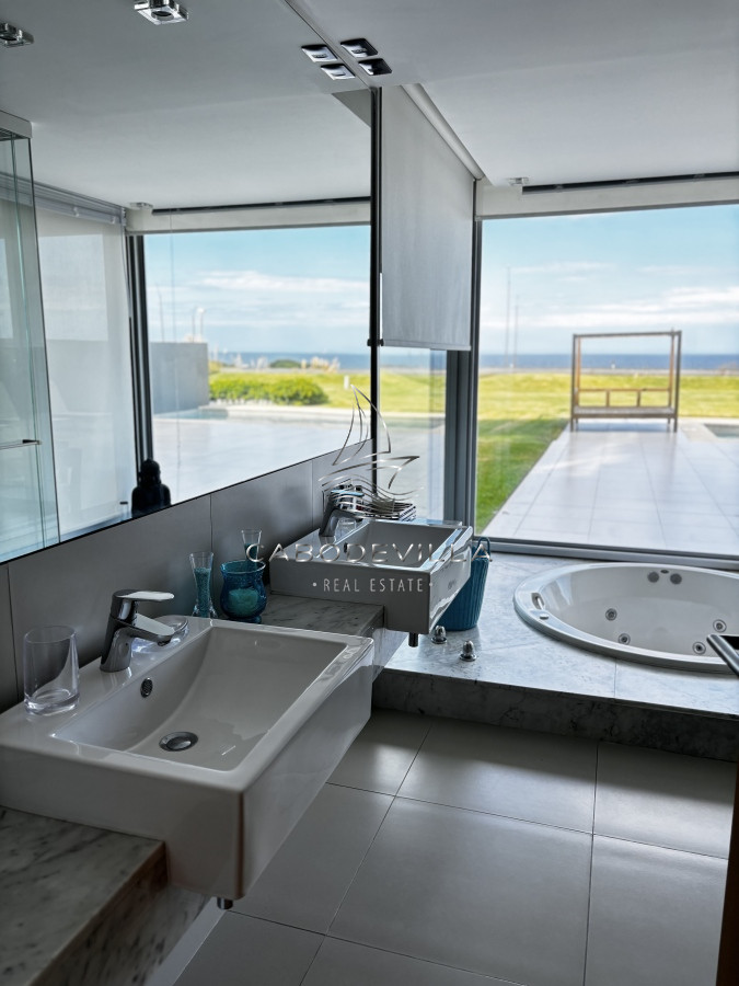 Apartamento ID.520 - En venta exclusiva unidad en Playa Brava