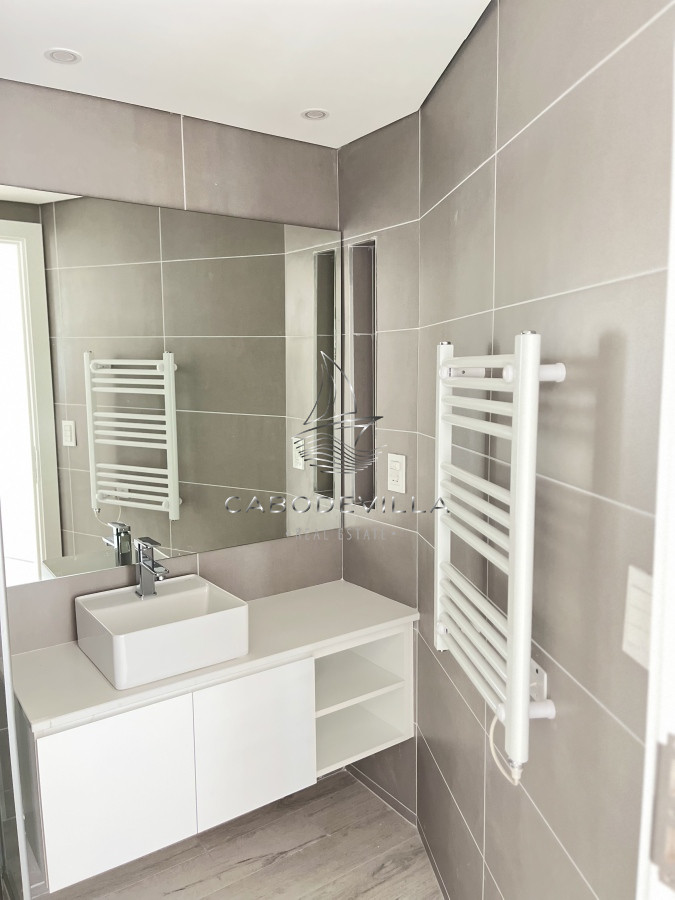 Apartamento ID.406 - En venta y alquiler apartamento de 3 suite y dependencia Punta del Este 