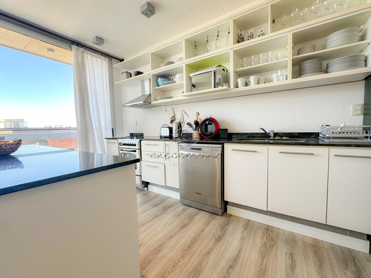 Apartamento ID.607 - Duplex en venta, con parrillero y vista al mar en Manantiales