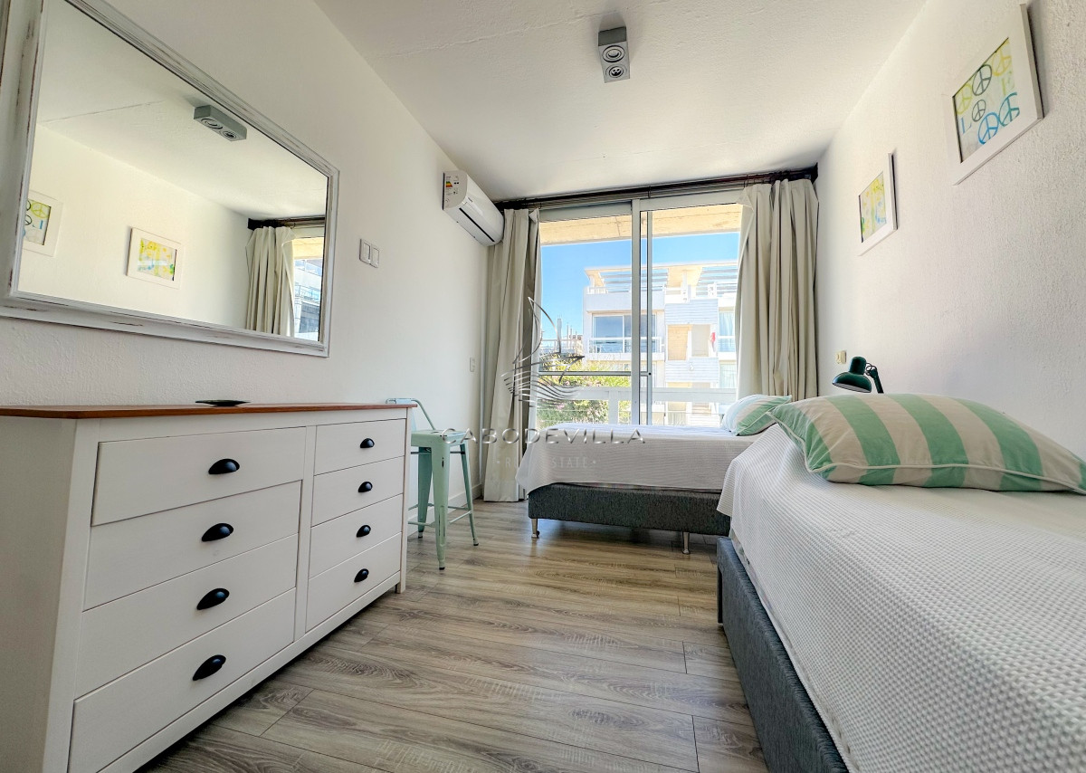 Apartamento ID.607 - Duplex en venta, con parrillero y vista al mar en Manantiales