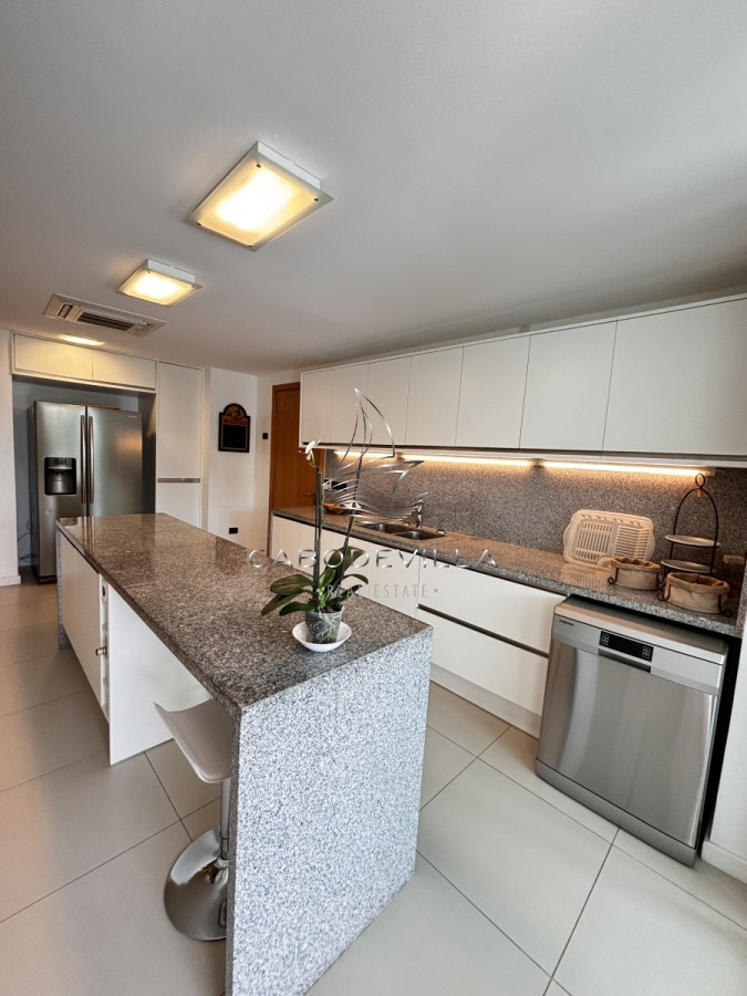 Apartamento ID.520 - En venta exclusiva unidad en Playa Brava