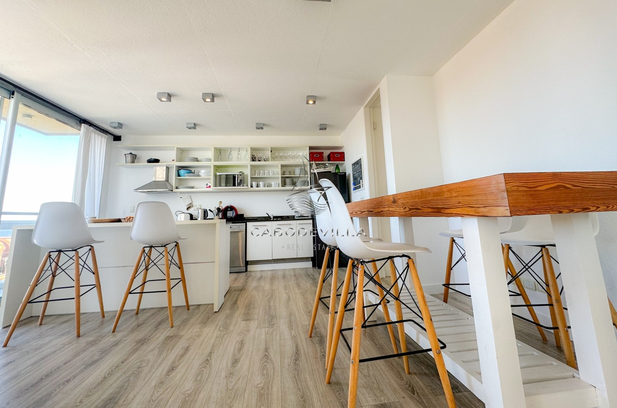 Apartamento ID.607 - Duplex en venta, con parrillero y vista al mar en Manantiales