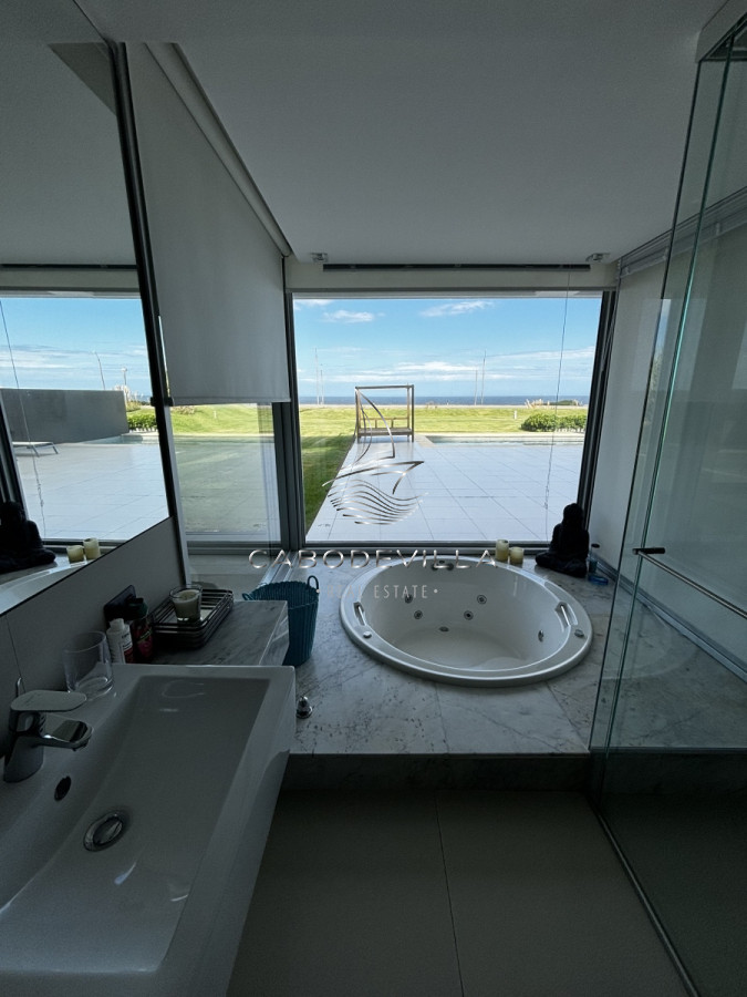 Apartamento ID.520 - En venta exclusiva unidad en Playa Brava