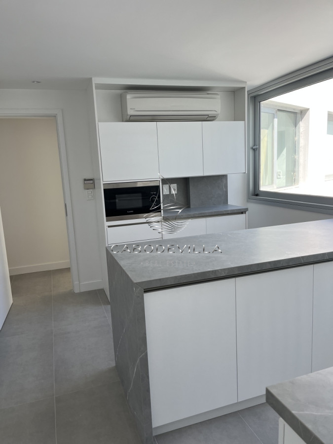 Apartamento ID.406 - En venta y alquiler apartamento de 3 suite y dependencia Punta del Este 