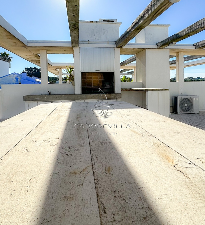 Apartamento ID.607 - Duplex en venta, con parrillero y vista al mar en Manantiales