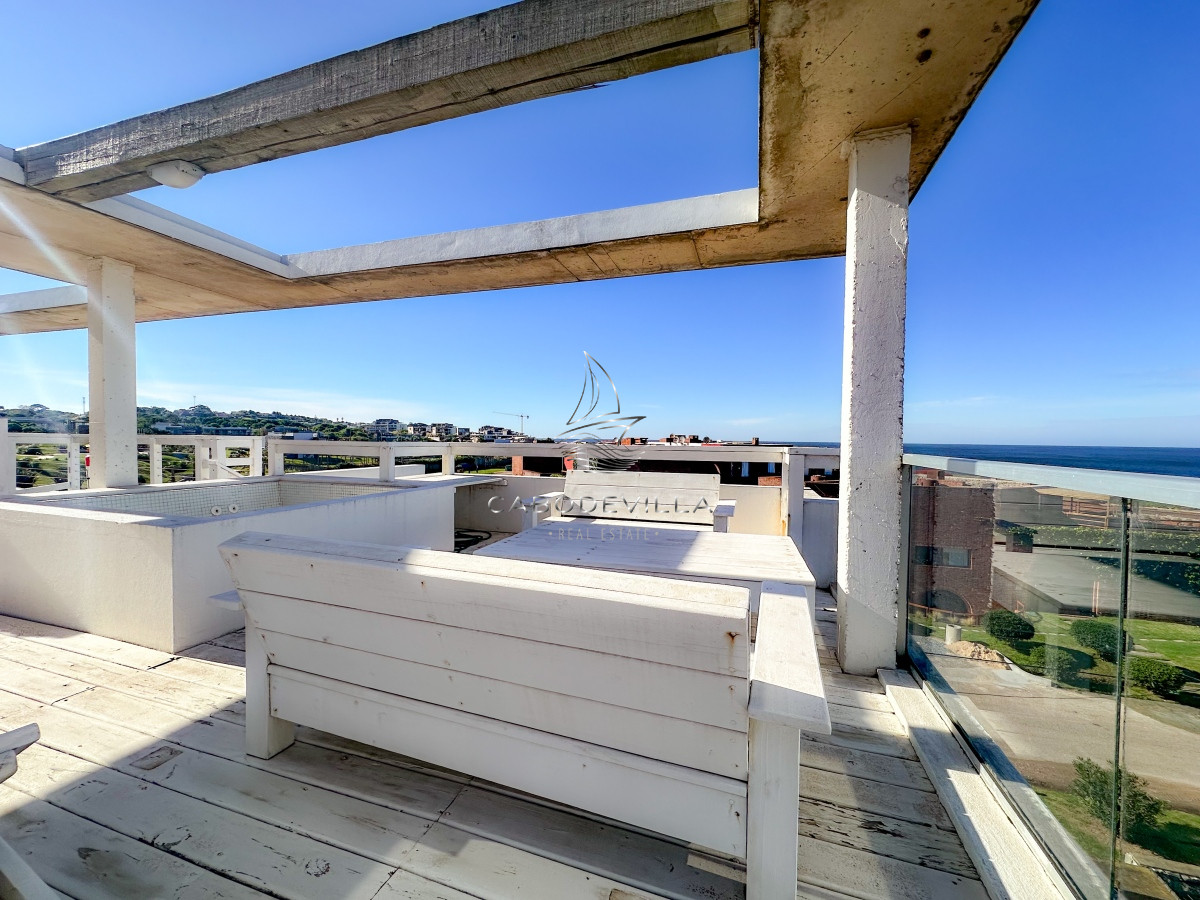 Apartamento ID.607 - Duplex en venta, con parrillero y vista al mar en Manantiales