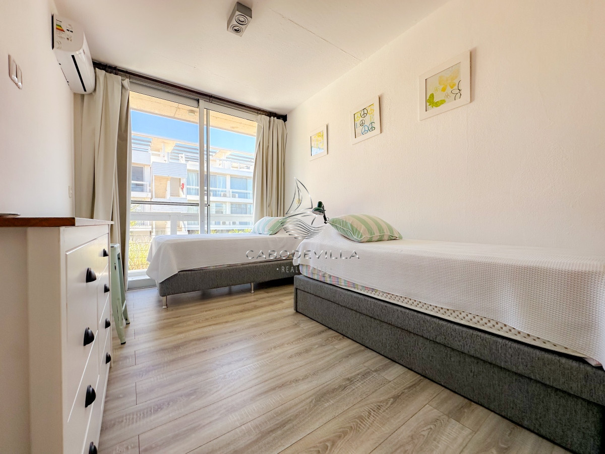 Apartamento ID.607 - Duplex en venta, con parrillero y vista al mar en Manantiales