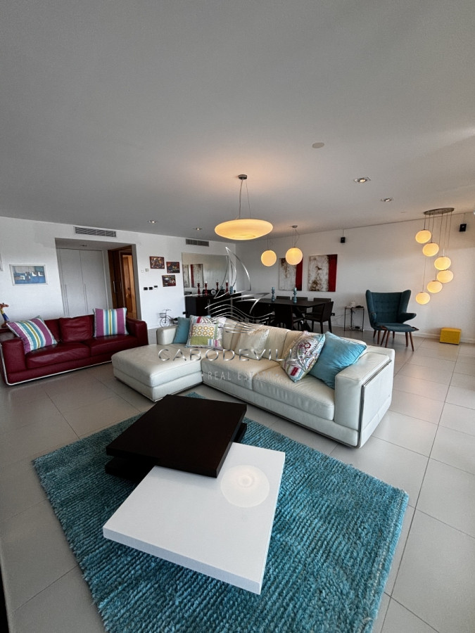 Apartamento ID.520 - En venta exclusiva unidad en Playa Brava