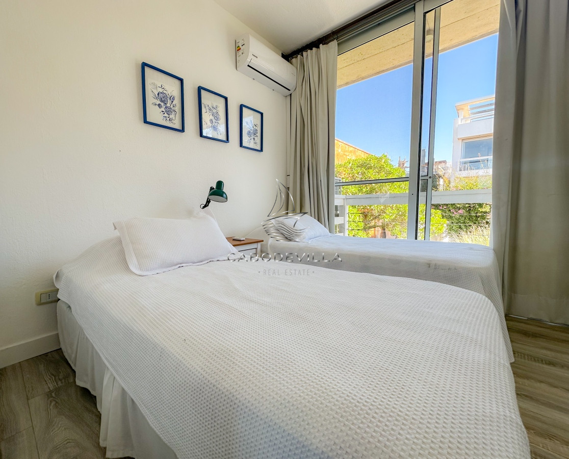 Apartamento ID.607 - Duplex en venta, con parrillero y vista al mar en Manantiales