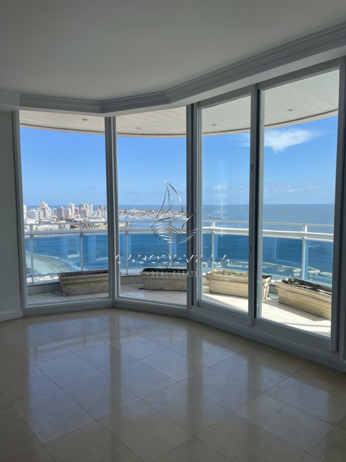 Apartamento ID.133 - En venta Penthouse de 6 dormitorios Playa Mansa 