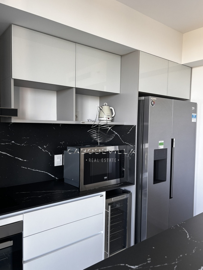 Apartamento ID.446 - En venta departamento de 3 dormitorios Playa Mansa 
