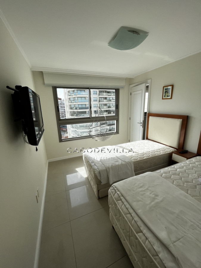 Apartamento ID.131 - En alquiler apartamento de 3 dormitorios en la brava punta del Este 