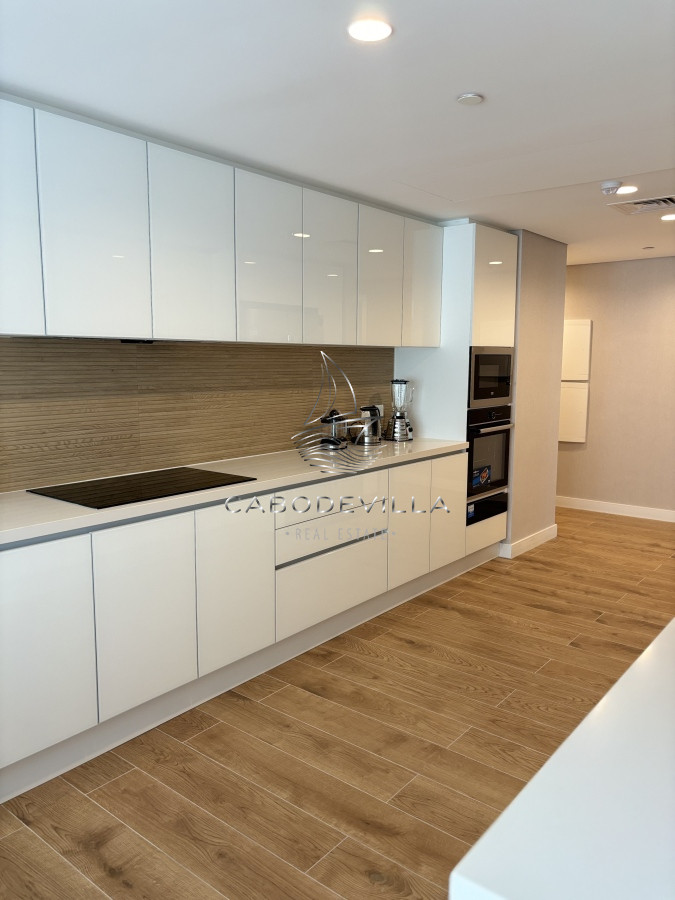 Apartamento ID.427 - En alquiler depto de 3 dormitorios más dependencia de servicio Punta del Este 