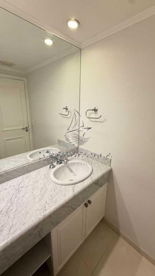 Apartamento ID.883 - En alquiler apartamento de 3 suites Punta del Este 