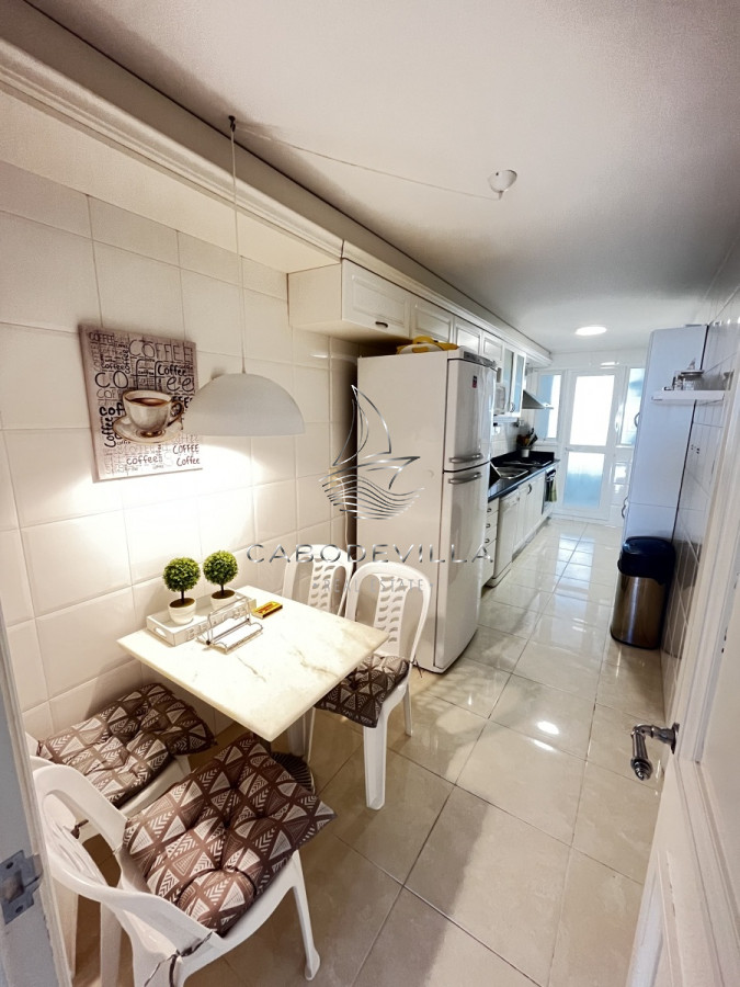 Apartamento ID.134 - En alquiler apartamento de 3 dormitorios y 4 baños en parada 4 de playa mansa 