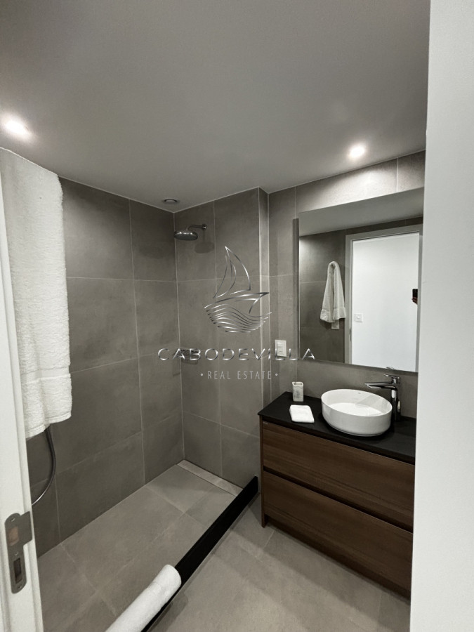 Apartamento ID.446 - En venta departamento de 3 dormitorios Playa Mansa 