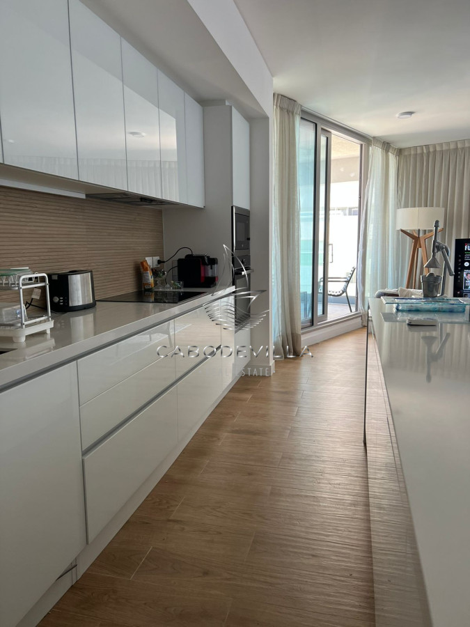 Apartamento ID.251 - En alquiler apartamento de 2 dormitorios en suite más toilette con balcón y vista al mar Playa Brava parada 9