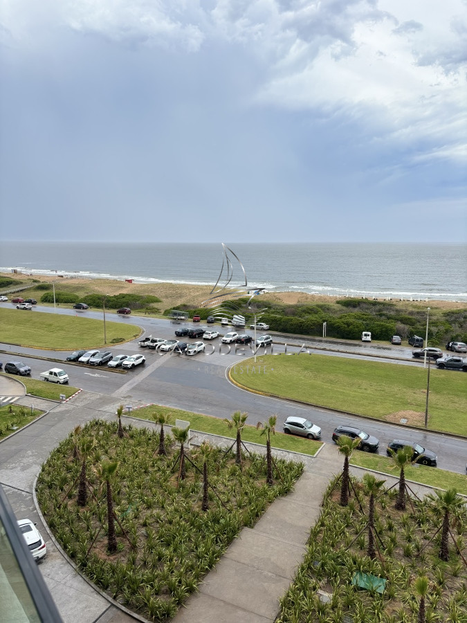 Apartamento ID.427 - En alquiler depto de 3 dormitorios más dependencia de servicio Punta del Este 