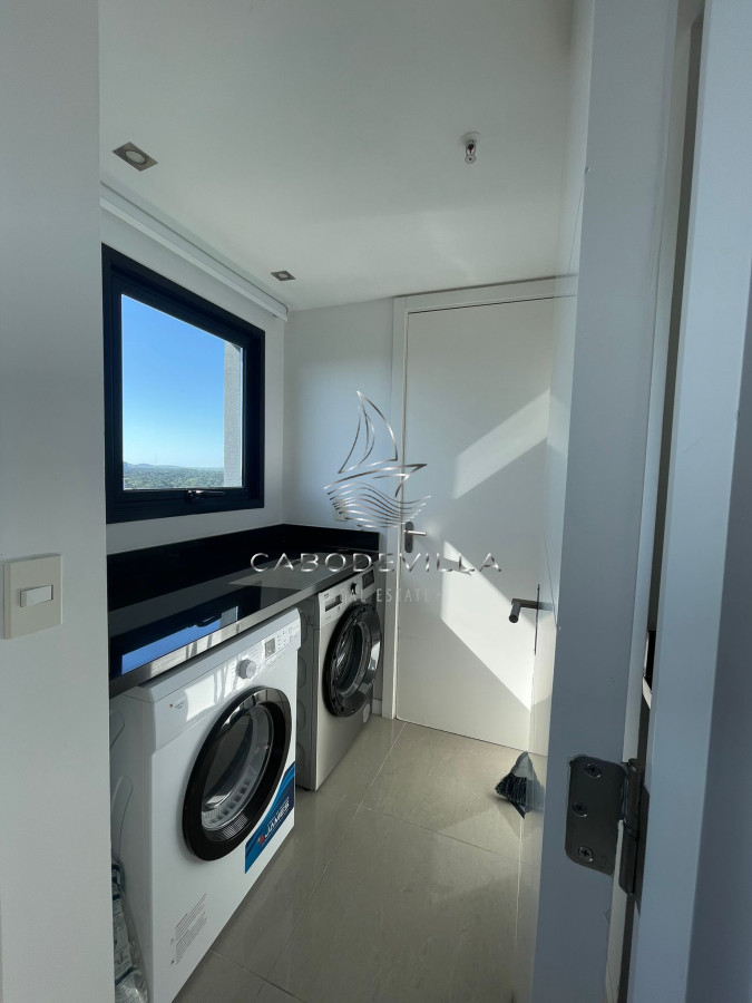 Apartamento ID.198 - Departamento de 3 dormitorios más dependencia Roosevelt Punta del Este 