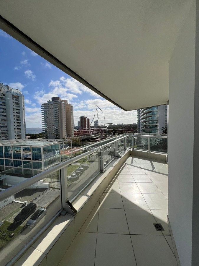 Apartamento ID.883 - En alquiler apartamento de 3 suites Punta del Este 