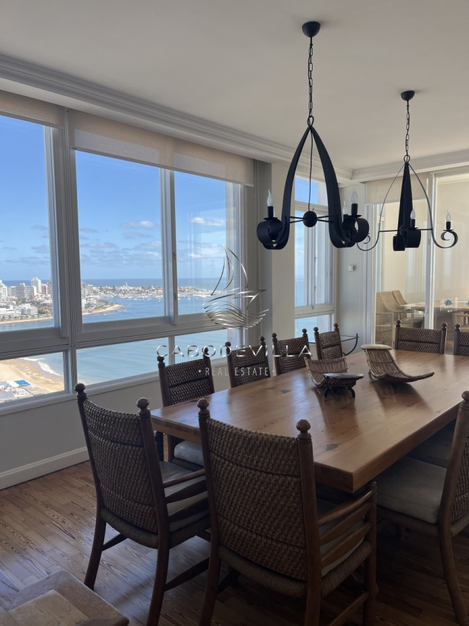 Apartamento ID.133 - En venta Penthouse de 6 dormitorios Playa Mansa 