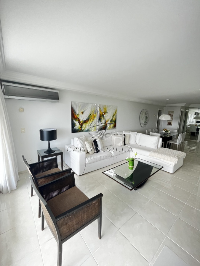 Apartamento ID.134 - En alquiler apartamento de 3 dormitorios y 4 baños en parada 4 de playa mansa 