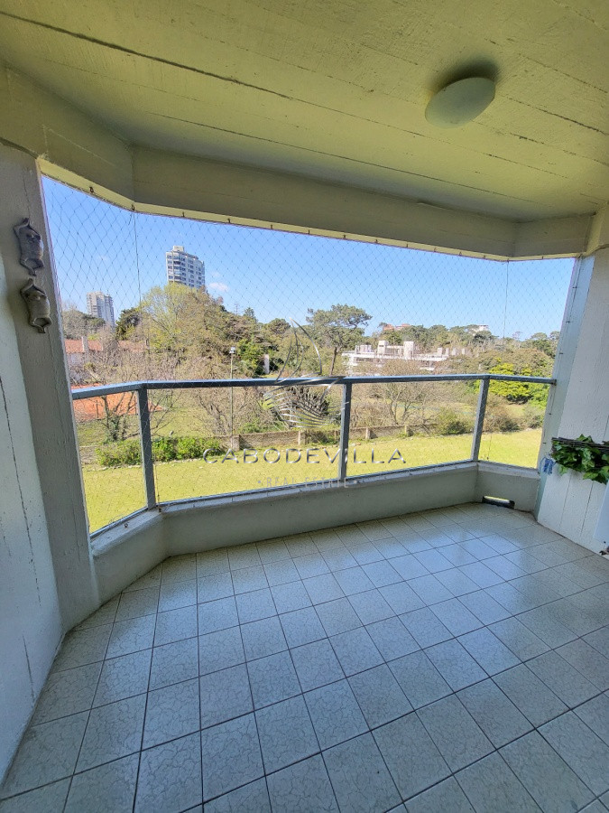 Apartamento ID.153 - En alquiler apartamento de 2 dormitorios y 2 baños Roosevelt Punta del Este 