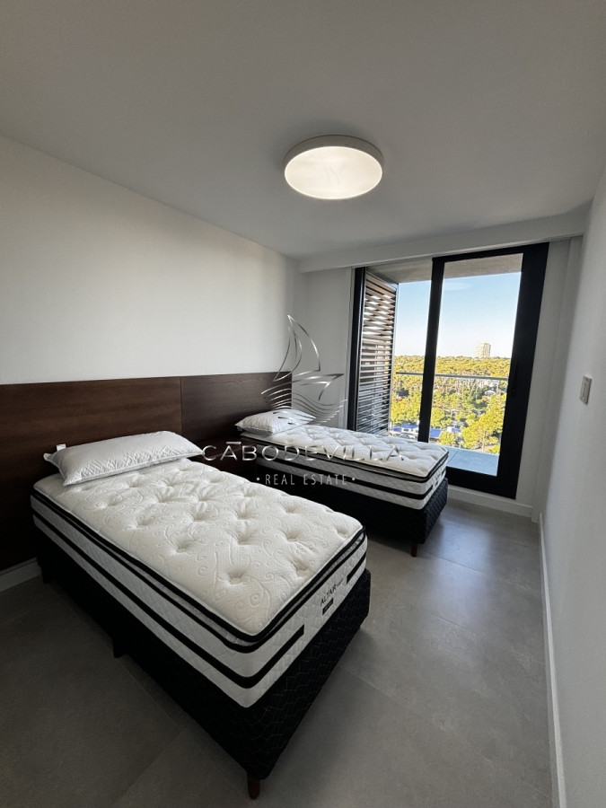 Apartamento ID.446 - En venta departamento de 3 dormitorios Playa Mansa 