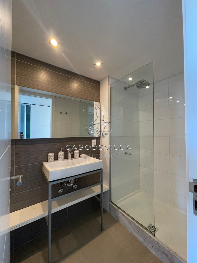 Apartamento ID.198 - Departamento de 3 dormitorios más dependencia Roosevelt Punta del Este 