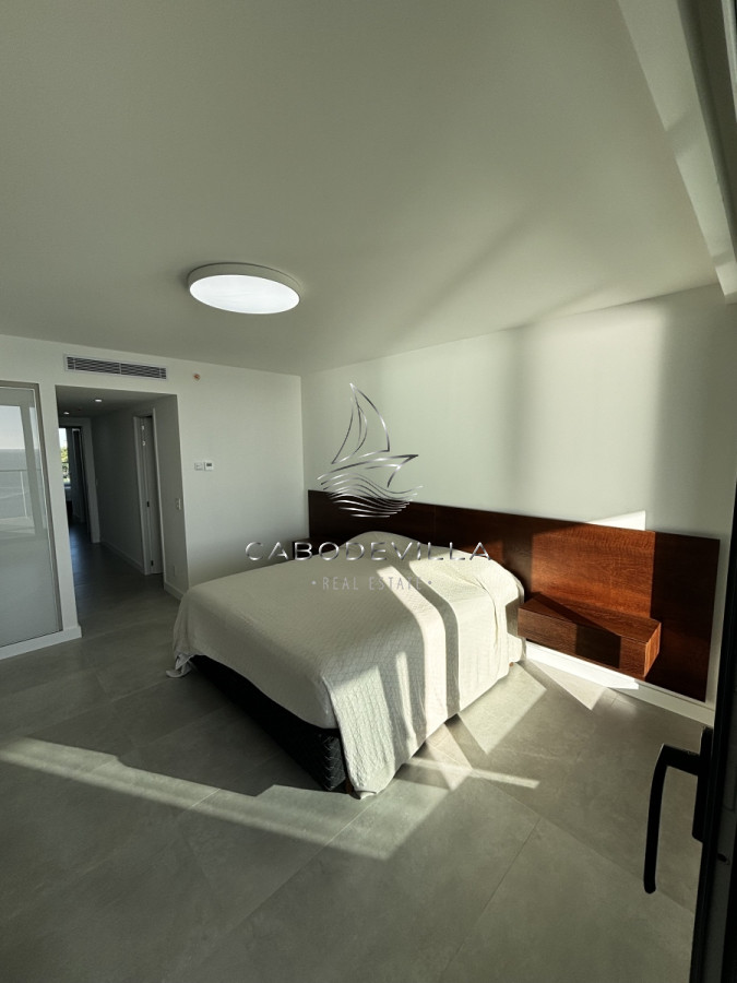 Apartamento ID.446 - En venta departamento de 3 dormitorios Playa Mansa 
