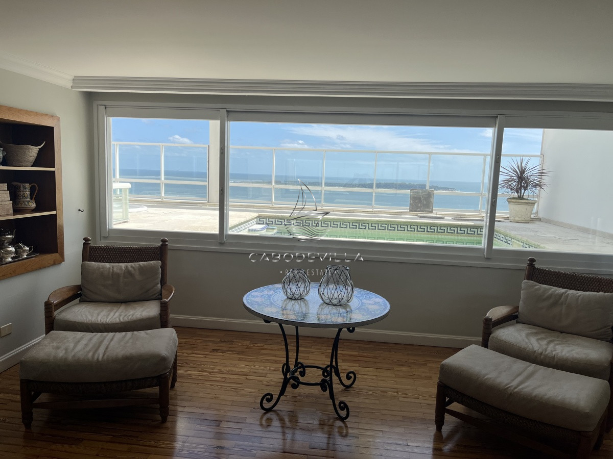 Apartamento ID.133 - En venta Penthouse de 6 dormitorios Playa Mansa 