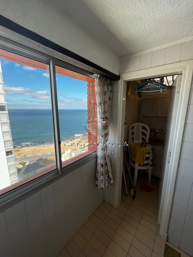 Apartamento ID.69 - En venta apartamento y alquiler anual de 2 dormitorios con vista al mar, Punta del Este 