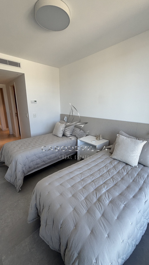 Apartamento ID.727 - Alquiler anual departamento de 3 dormitorios en suite Punta del Este 