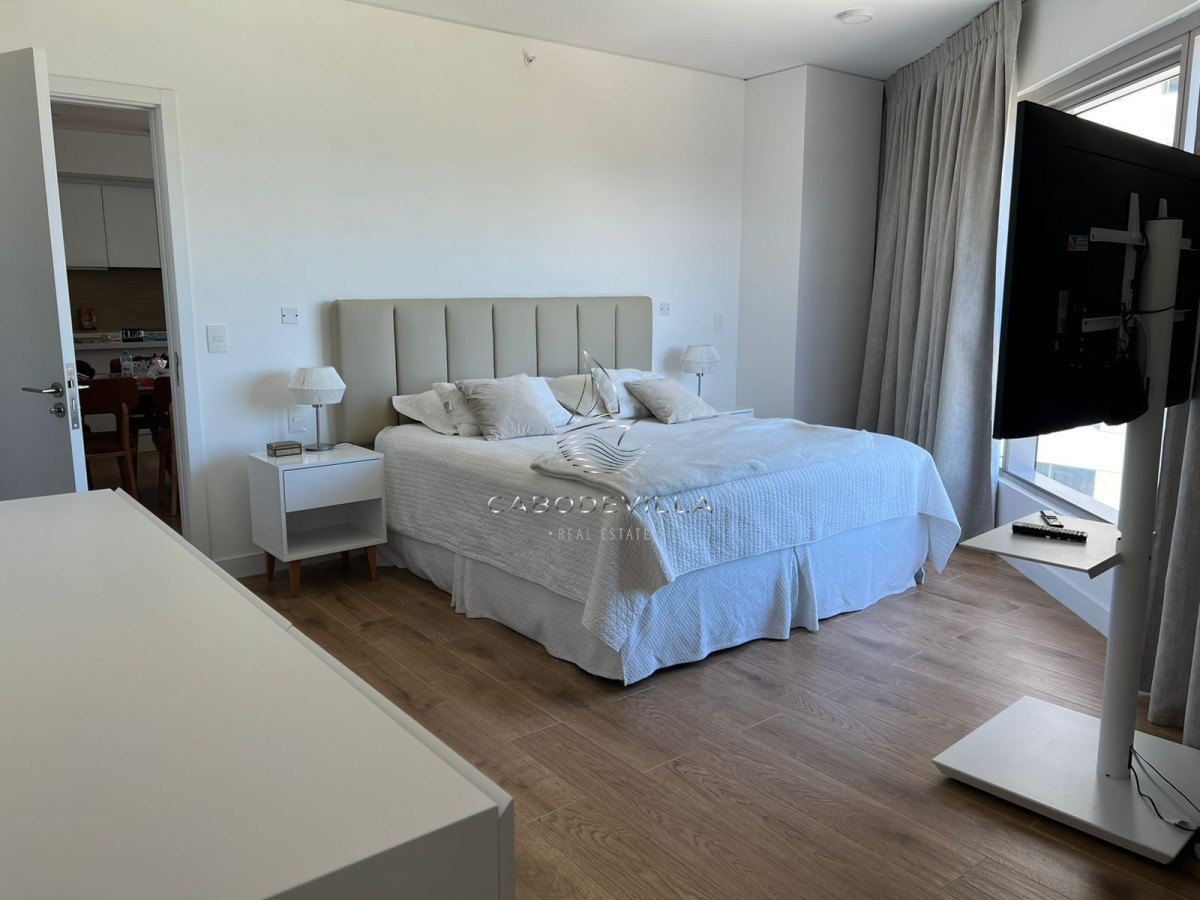 Apartamento ID.251 - En alquiler apartamento de 2 dormitorios en suite más toilette con balcón y vista al mar Playa Brava parada 9