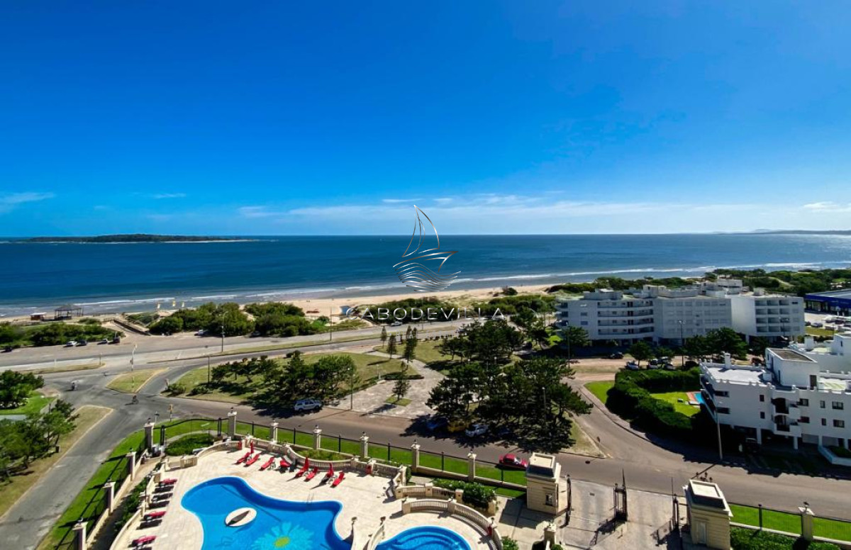 Apartamento ID.27 - En venta y alquiler temporal apartamento de 3 dormitorios más dependencia de servicio, Playa Mansa 