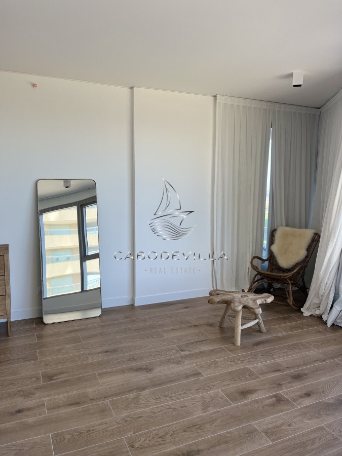 Apartamento ID.272 - En venta apartamento de 3 dormitorios mas dependencia 