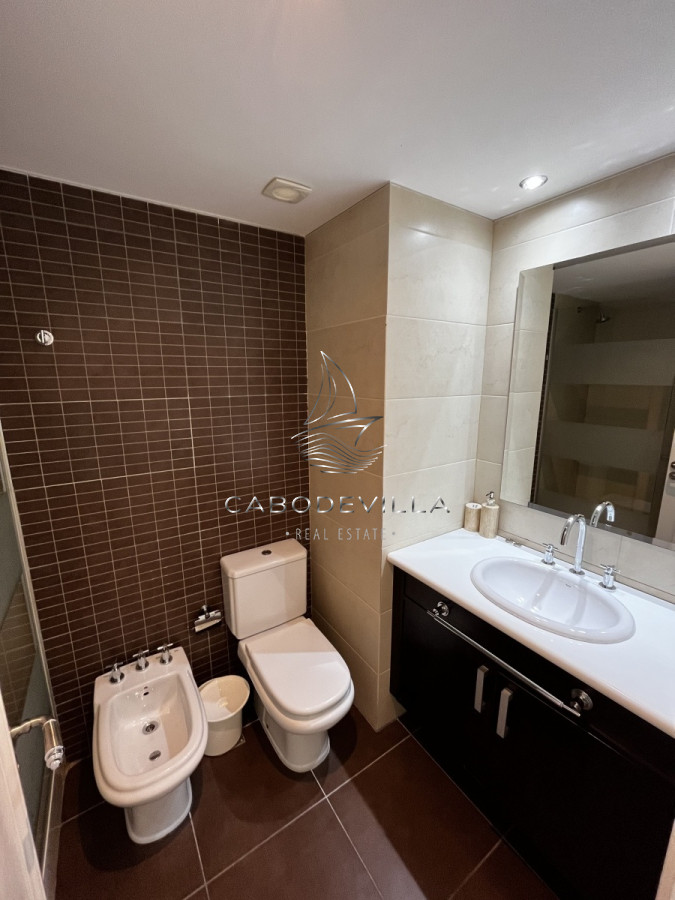 Apartamento ID.131 - En alquiler apartamento de 3 dormitorios en la brava punta del Este 