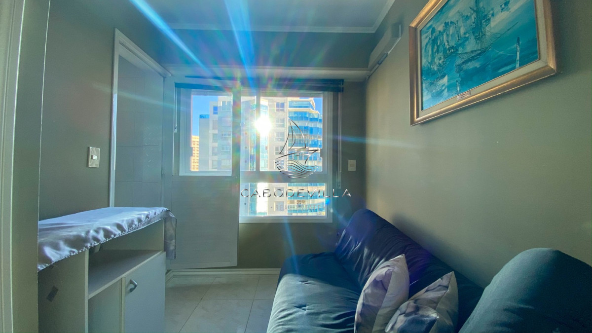 Apartamento ID.249 - En alquiler apartamento de 3 dormitorios más dependencia de servicio parada 5 de Playa Mansa Punta del Este 