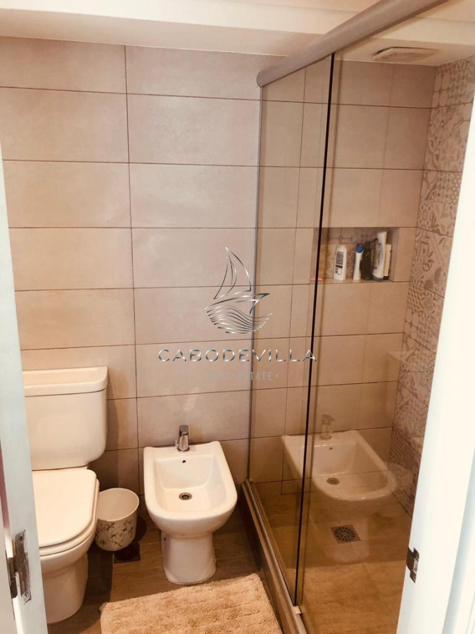 Apartamento ID.60 - En venta apartamento de 4 dormitorios, playa Mansa