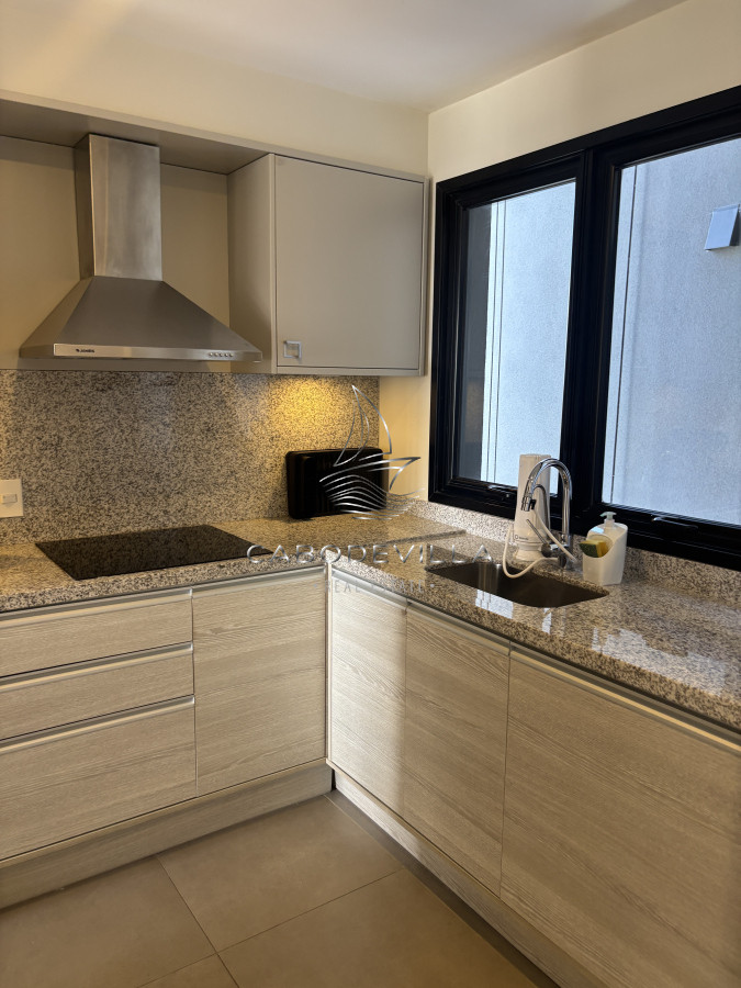 Apartamento ID.193 - En venta apartamento de 2 dormitorios y 2 baños Punta del Este 