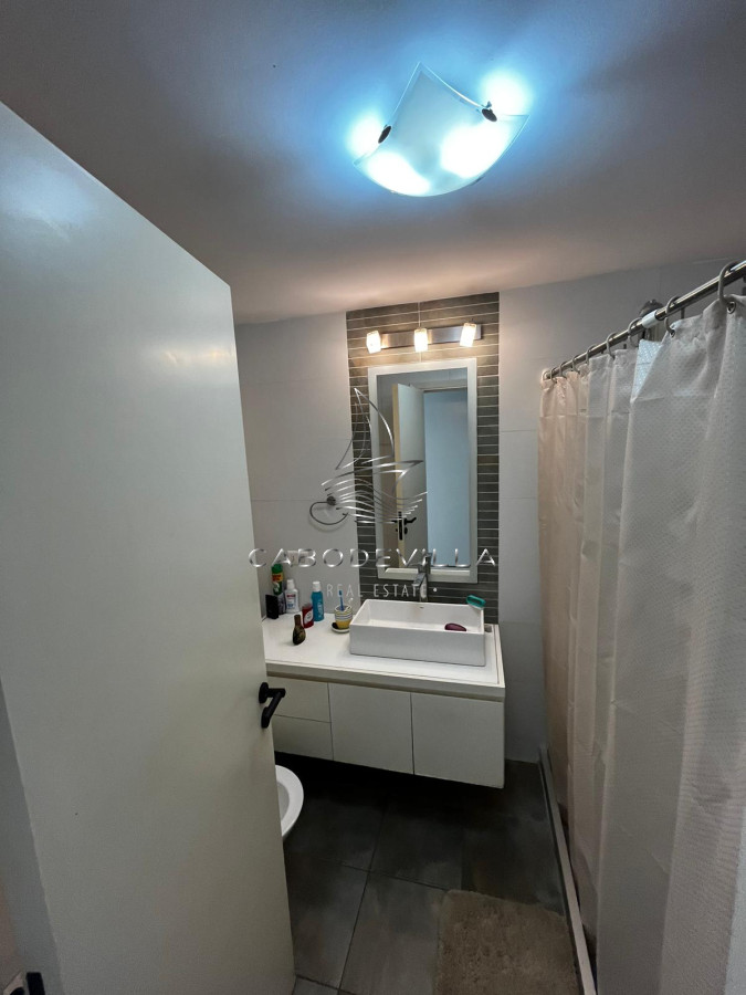 Apartamento ID.69 - En venta apartamento y alquiler anual de 2 dormitorios con vista al mar, Punta del Este 