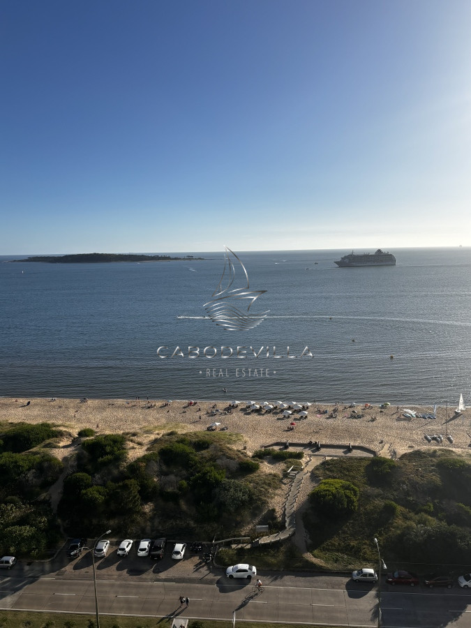 Apartamento ID.446 - En venta departamento de 3 dormitorios Playa Mansa 